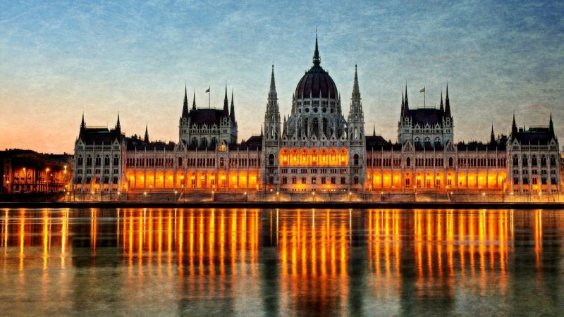 مبنى البرلمان المجري في بودابست