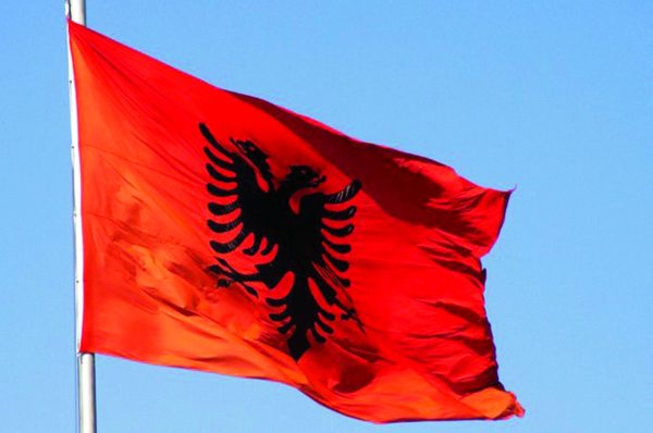 طرق الحصول على إقامة العمل بألبانيا