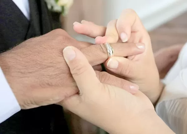 شروط زواج السعودية من كويتي